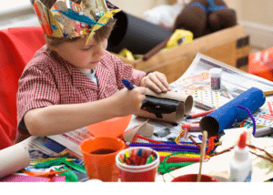 Kid-making-art-oRLChN.tmp_ Kid-making-art-oRLChN.tmp_
