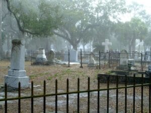 Chestnut-Street-Cemetery-RwOycC